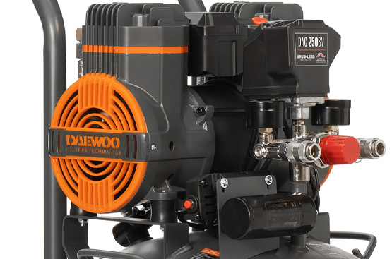 Защищен от перегрузок и перегрева. Обеспечивает бесшумную и эффективную работу и гарантирует производительность до 250 л/мин. Двигатель имеет низкий уровень вибрации и не требует сложного технического обслуживания, обеспечивая долгий срок службы и надежность компрессора.