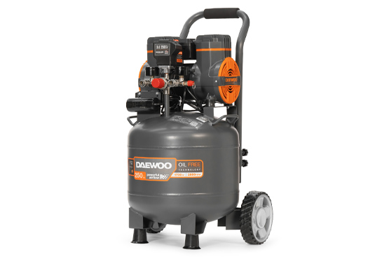 Уникальная форма бака делают компрессор удобным в транспортировке и хранении, позволяя сэкономить пространство на рабочем месте.